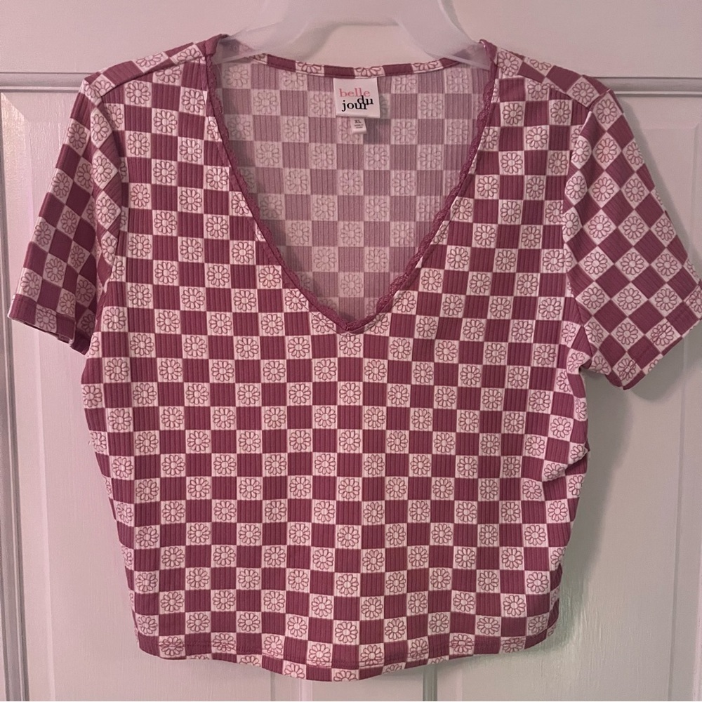 BELLE DU JOUR Pink Floral Checkered V-Neck Short Sleeve Fitted Crop Top